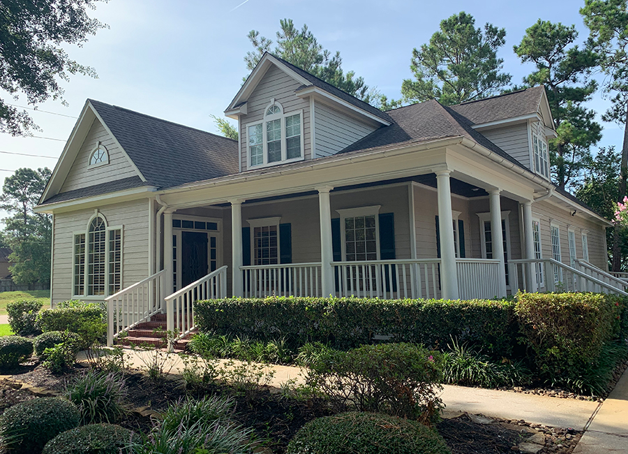 Outside view of Kingwood dental office